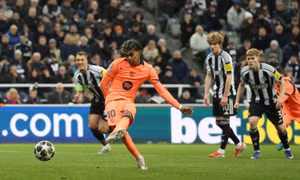 Yamal ghi bàn phút bù giờ, Barcelona thoát hiểm trên sân Newcastle