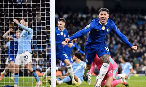 Chelsea khiến Man City rơi điểm phút bù giờ, Fulham cầm chân Liverpool trong 3 phút điên rồ