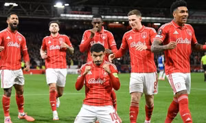 As Roma và Aston Villa thua sốc, Nottingham tạo lịch sử ở Europa League