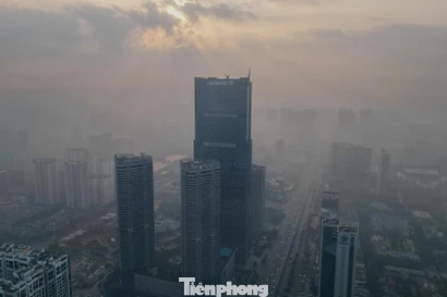 Sương tan, nắng lên nhưng ô nhiễm không khí Hà Nội chưa hạ nhiệt