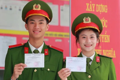 Học viên Cảnh sát háo hức trước lần đầu cầm lá phiếu