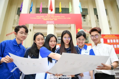 Tiếng nói từ giảng đường gửi gắm vào hòm phiếu