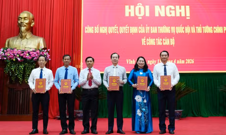 Công bố quyết định nhân sự chủ chốt tỉnh Vĩnh Long