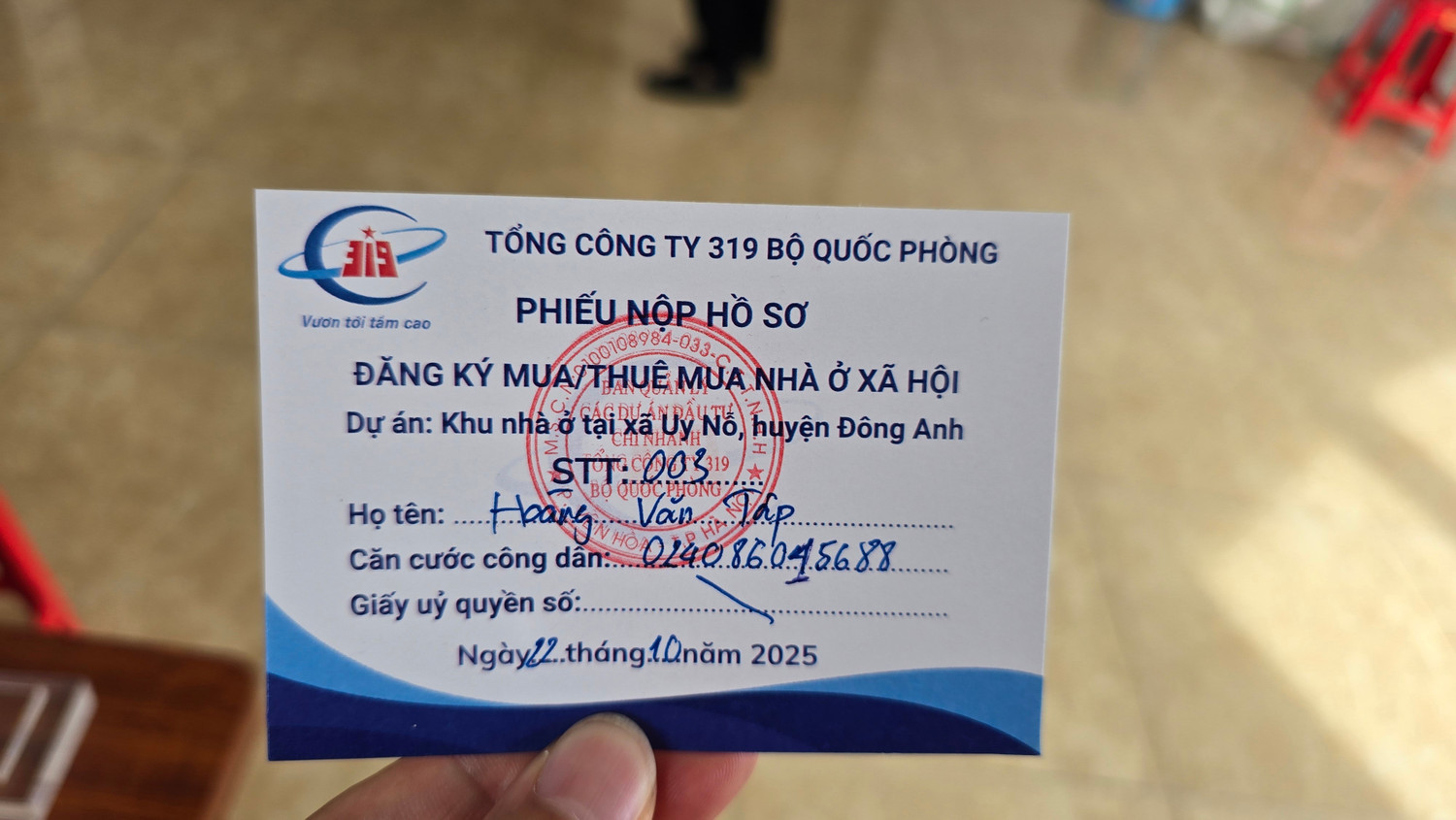 Xếp hàng nộp hồ sơ mua NOXH ngoại thành Hà Nội từ 2 giờ sáng