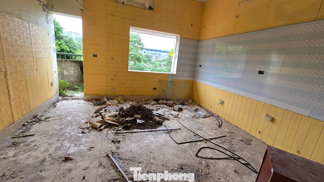 Cảnh lạnh lẽo, lãng phí 7 tòa nhà tái định cư bỏ hoang ở Hà Nội