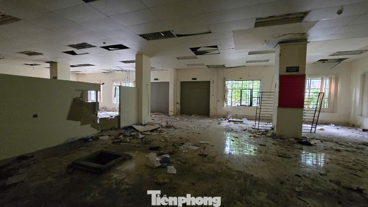 Cảnh lạnh lẽo, lãng phí 7 tòa nhà tái định cư bỏ hoang ở Hà Nội