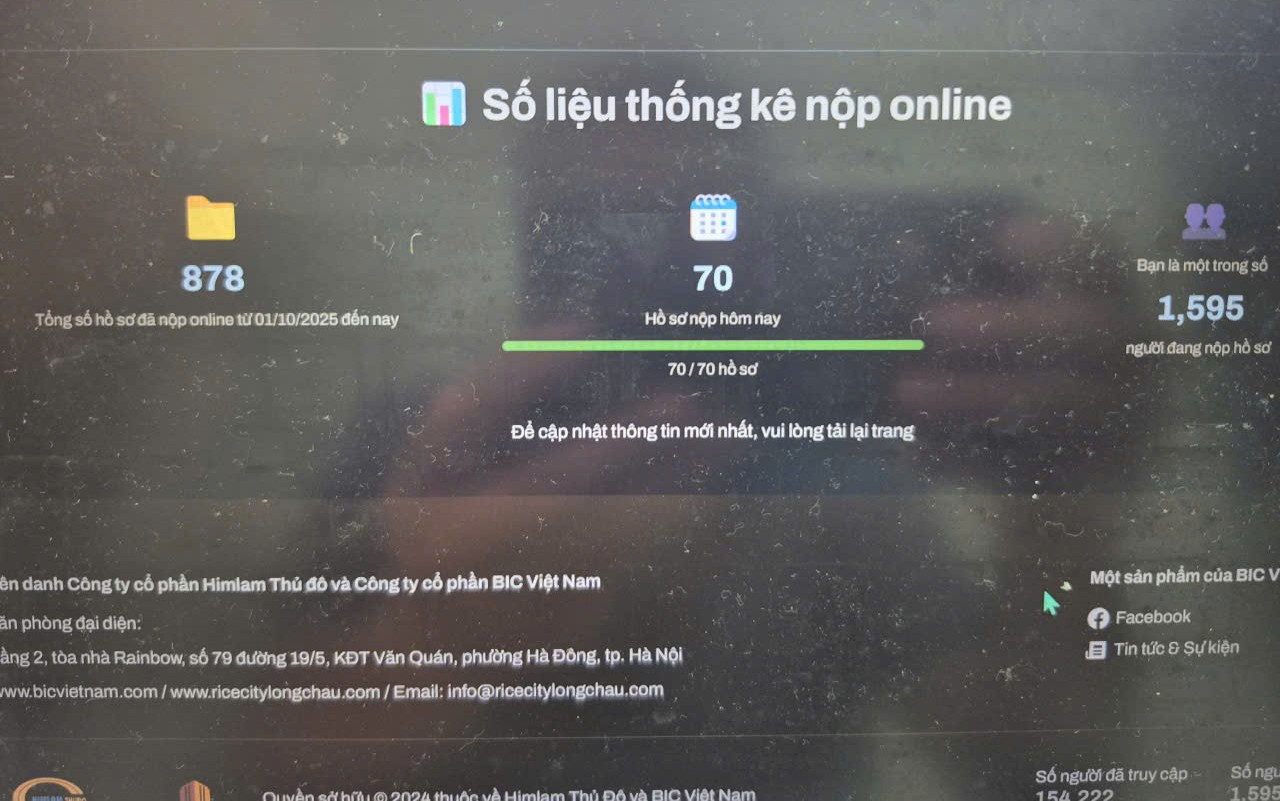 Hàng nghìn người 'kêu trời' vì canh cả tuần vẫn không nộp được hồ sơ nhà ở xã hội online