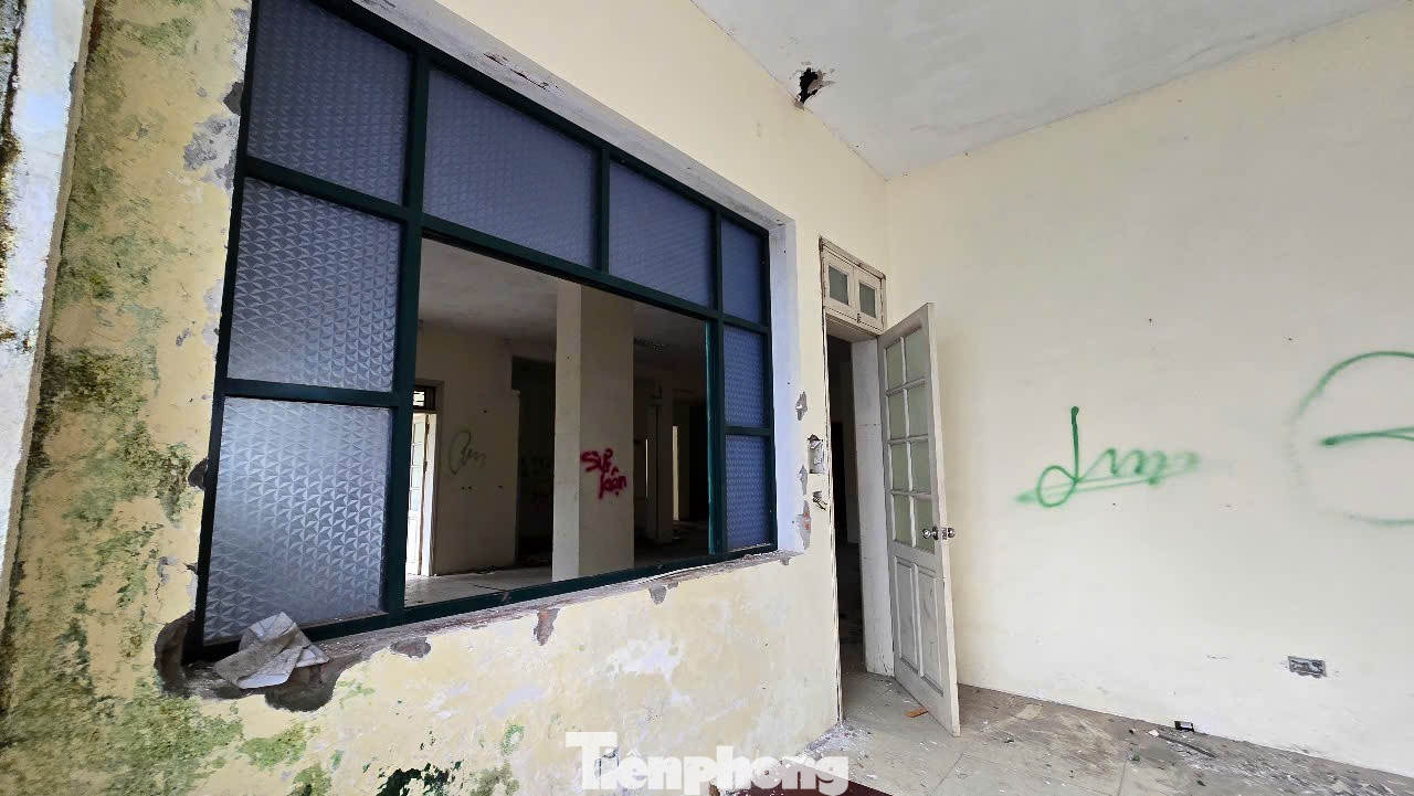 Cảnh lạnh lẽo, lãng phí 7 tòa nhà tái định cư bỏ hoang ở Hà Nội