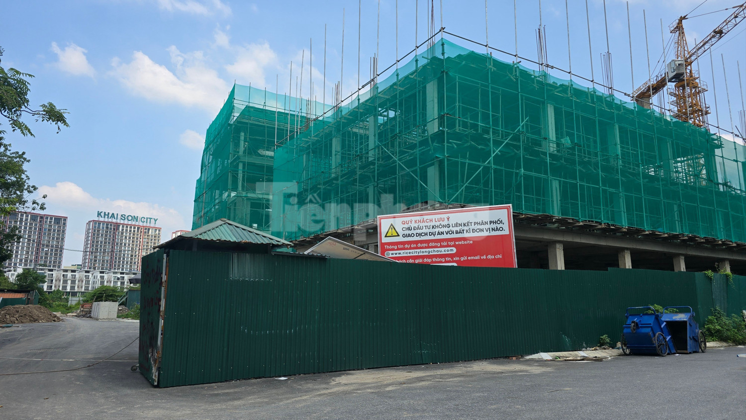 Hàng nghìn người 'kêu trời' vì canh cả tuần vẫn không nộp được hồ sơ nhà ở xã hội online