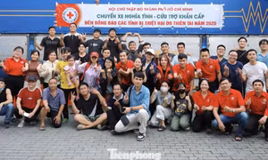 Từ cậu bé nghèo thành KOL mê làm việc thiện