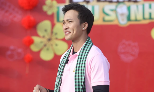 Lâm Thanh Nhã của 'Mưa đỏ' tiết lộ từng làm đến 9 nghề trước khi thành diễn viên