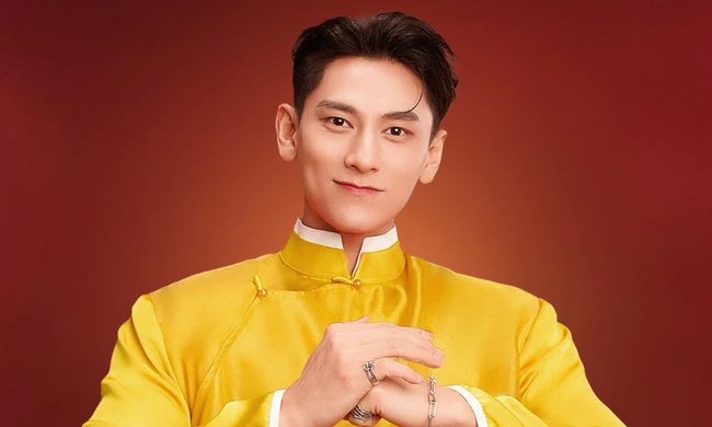 Lần đầu tiên trong sự nghiệp hát nhạc Tết, Isaac chia sẻ: 'Có ba có mẹ là hơn ngàn mùa Xuân'