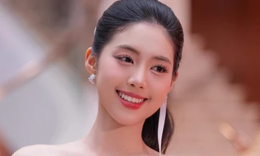 Á hậu Châu Anh thán phục sức bền các runner tại Tiền Phong Marathon