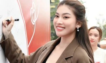 Á hậu Ngọc Thảo, người đẹp Mỹ Vân choáng ngợp quy mô Chủ Nhật Đỏ 2026