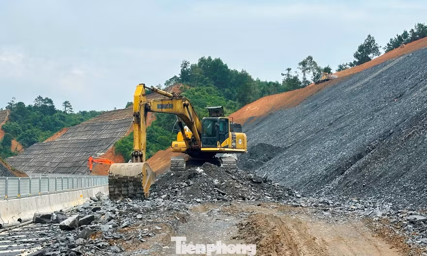 Cao tốc Hữu Nghị - Chi Lăng bị sạt trượt, yêu cầu khắc phục trước 30/8