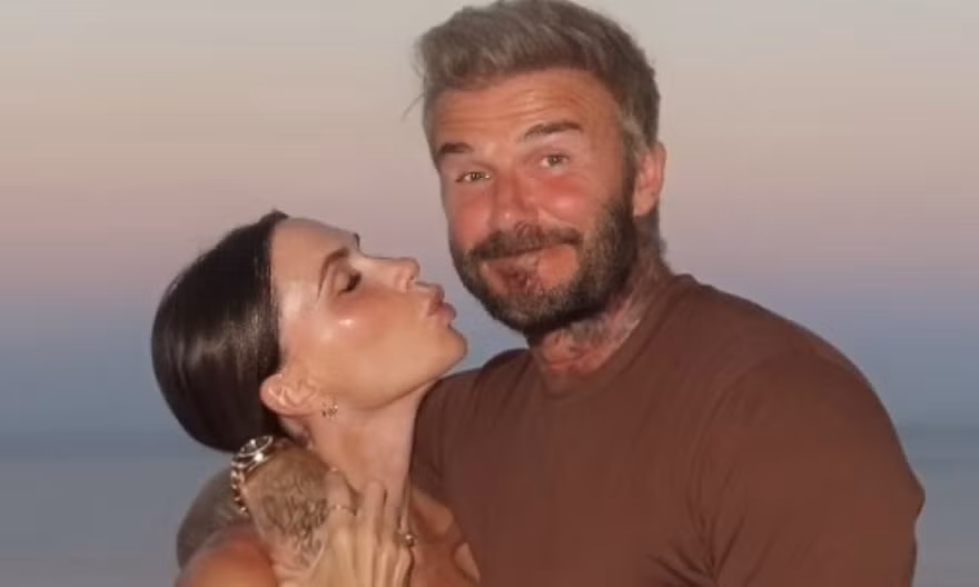 Vợ chồng Beckham lại gây sốt