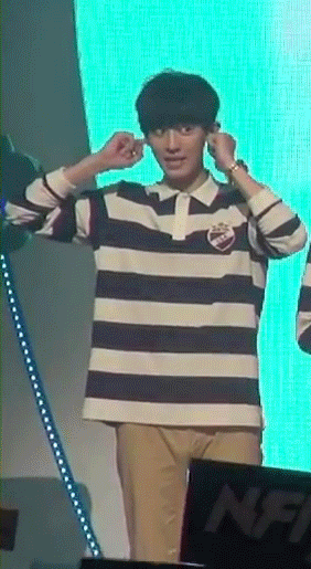 Đã bịt sẵn tai đề tránh giật mình, thế mà vẫn không thể tránh khỏi cảnh tim đập loạn lên rồi.