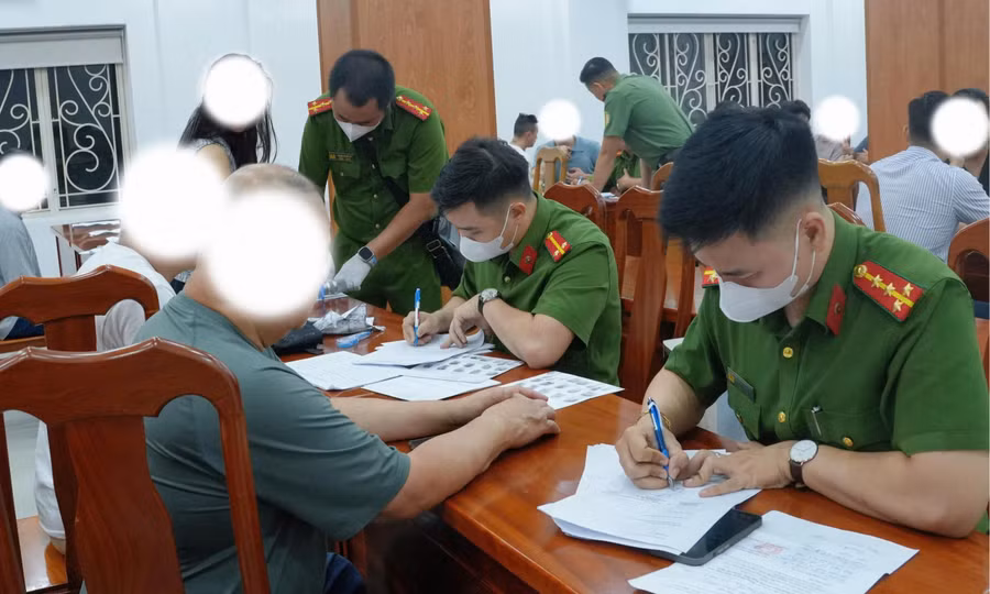[Clip] TPHCM tiếp nhận 33 công dân bị Hoa Kỳ trục xuất