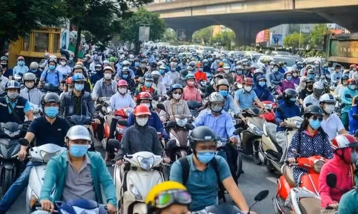Hà Nội lấy ý kiến dân về mức hỗ trợ tiền chuyển xe xăng sang điện