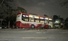 Bắt tạm giam tài xế xe khách lao vào quán nước khiến 2 người tử vong