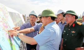 Bộ trưởng Xây dựng 'thúc' hai cao tốc qua Cần Thơ về đích đúng hạn
