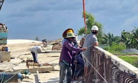 Vượt nắng, thắng mưa sớm đưa cao tốc Cần Thơ - Cà Mau về đích