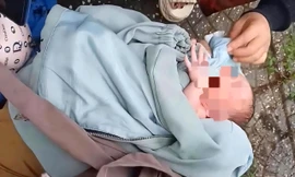 Bé trai sơ sinh bị bỏ rơi ven đường ở An Giang