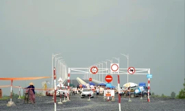 Cần Thơ khẩn cấp xử lý người dân vượt rào lên cầu Đại Ngãi 2 đang thi công