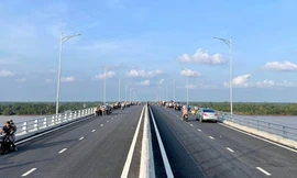 Tạm dừng cho xe lưu thông qua cầu Đại Ngãi 2