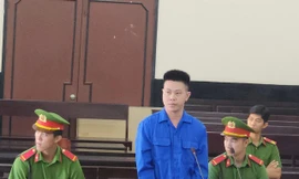 Lĩnh 16 năm tù vì chiếm đoạt hàng nghìn con gà của người dân