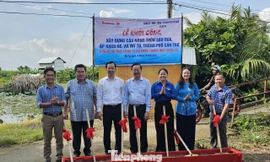 Báo Tiền phong kết nối khởi công cầu Sáu Dừa, giúp hàng trăm hộ dân đi lại thuận lợi