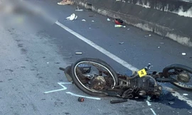 Một người tử vong bên xe máy vỡ nát trên đường