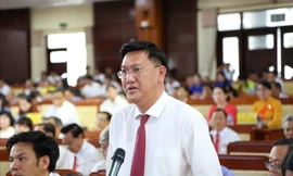 Chất vấn lý do Cần Thơ ngập kéo dài, nhân sự cấp xã 'vừa thừa, vừa thiếu'