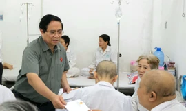 Thủ tướng yêu cầu mua ngay máy xạ trị cho Bệnh viện Ung bướu Cần Thơ