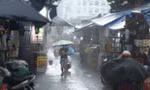 Nhiều khu vực miền Bắc bất ngờ hứng mưa lớn