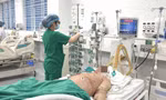 Nhiều người lớn nguy kịch vì mắc bệnh thường gặp ở trẻ nhỏ