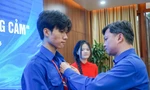 T.Ư Đoàn trao tặng Huy hiệu 'Tuổi trẻ dũng cảm' cho nam sinh Bách Khoa cứu người trong đám cháy ở Lĩnh Nam