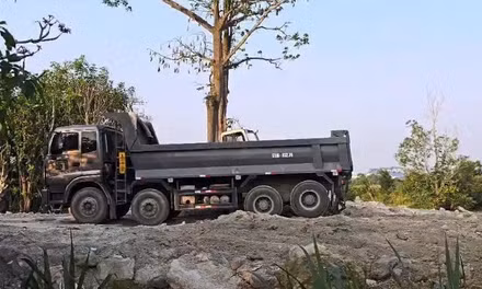 Khởi tố người đổ, chôn lấp hơn 400 tấn bê tông thải ở Tây Ninh