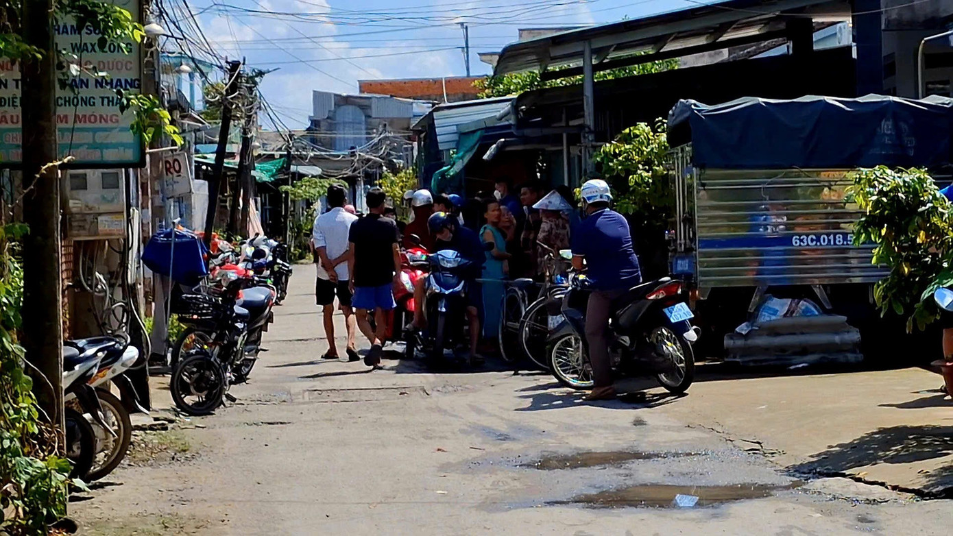 Khu vực nơi 3 người tử vong trong phòng trọ. z7201811329762-44d16cc0cd5102037ea87b4d85c364d6.jpg