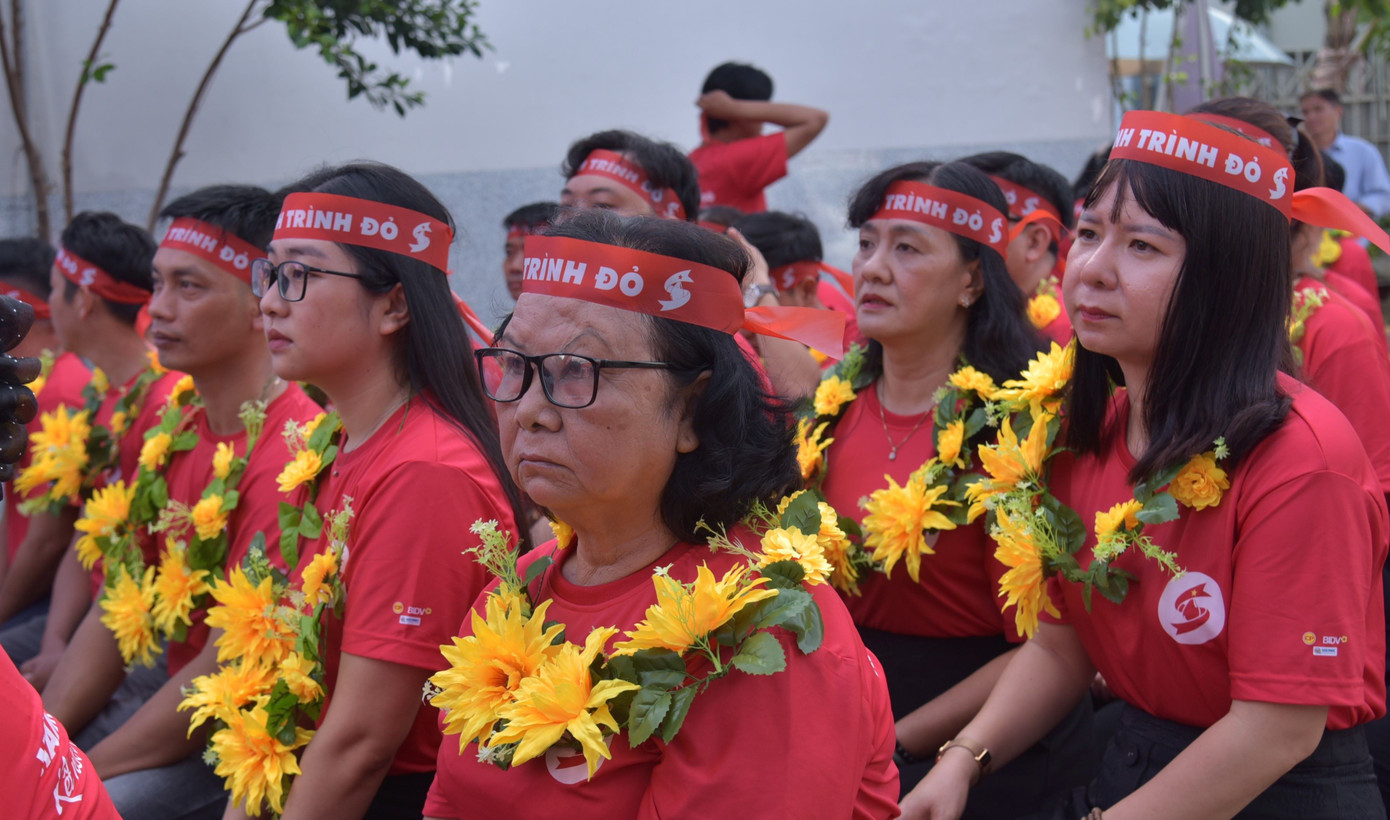 Những người được tôn vinh tại ngày hội Sắc đỏ Tây Đô. 8.jpg