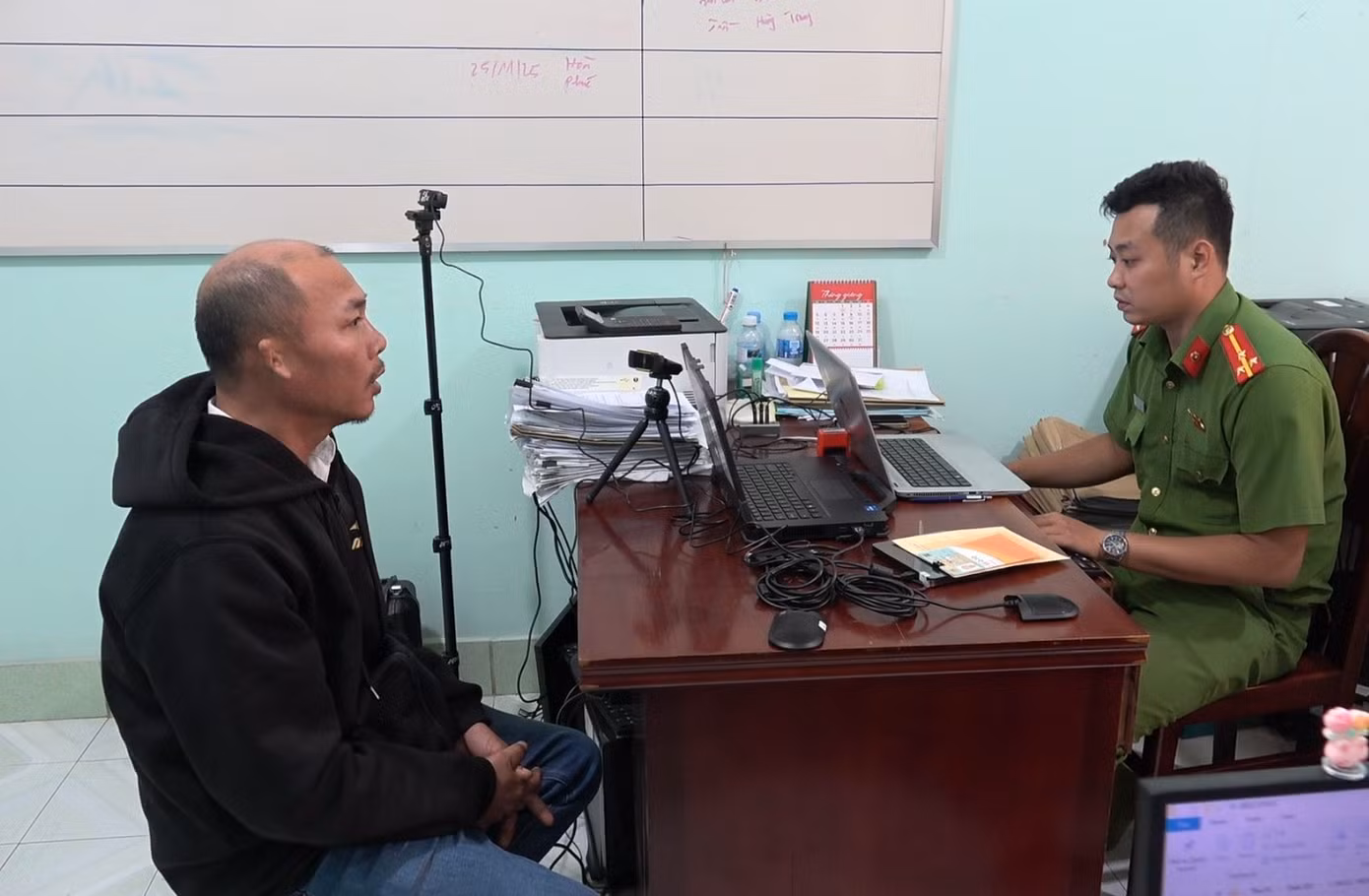 co-quan-canh-sat-dieu-tra-cong-an-tinh-dong-thap-dieu-tra-doi-voi-tai-xe-nguyen-duc-tinanh-thanh-viet-1.jpg