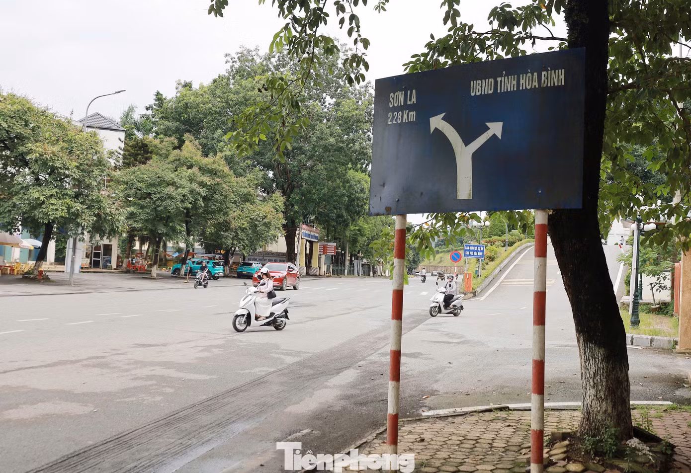 tp-10-ubnd-tinh-hoa-binh.jpg