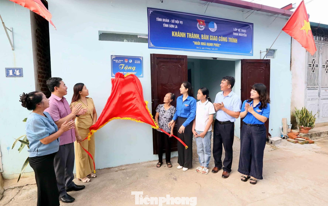 Tỉnh Đoàn, Hội Liên hiệp Thanh niên Việt Nam tỉnh Sơn La bàn giao công trình “Ngôi nhà hạnh phúc”. tp-1.jpg