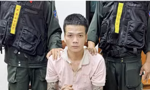 Bắt đối tượng mang súng và ma túy ở Quảng Trị