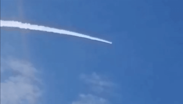 Video ghi lại hình ảnh hệ thống Buk-M1 khai hỏa. Nguồn: Twitter Video ghi lại hình ảnh hệ thống Buk-M1 khai hỏa. Nguồn: Twitter