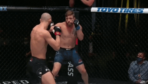 Chimaev ra đòn hạ đo ván Gerald Meerschaert.