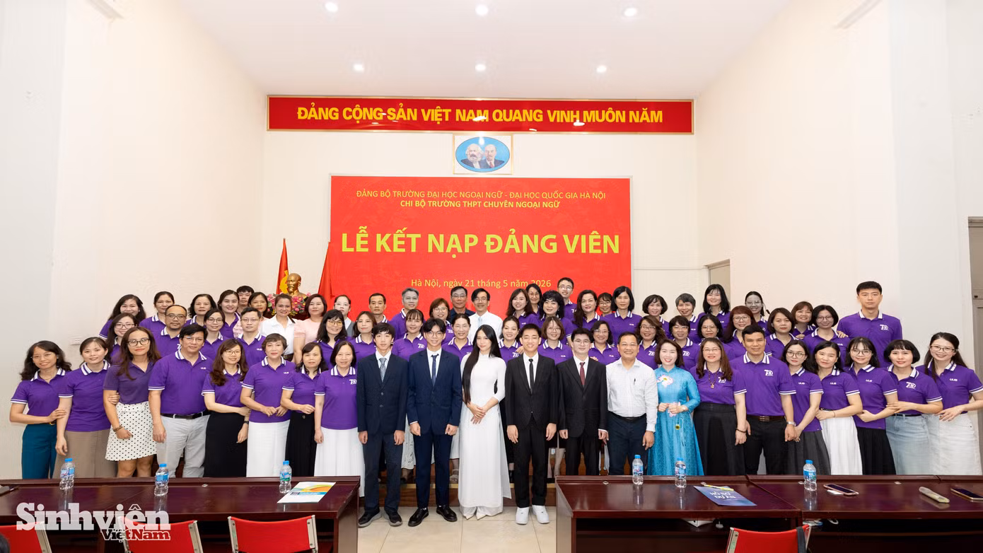 5-hoc-sinh-chuyen-ngoai-ngu-duoc-ket-nap-dang-thanh-tich-khung-ra-sao-0278.jpg