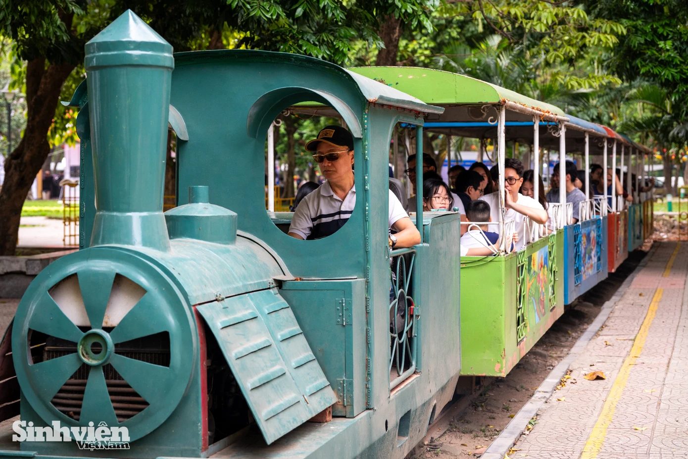doan-tau-cong-vien-thong-nhat-x-3.jpg