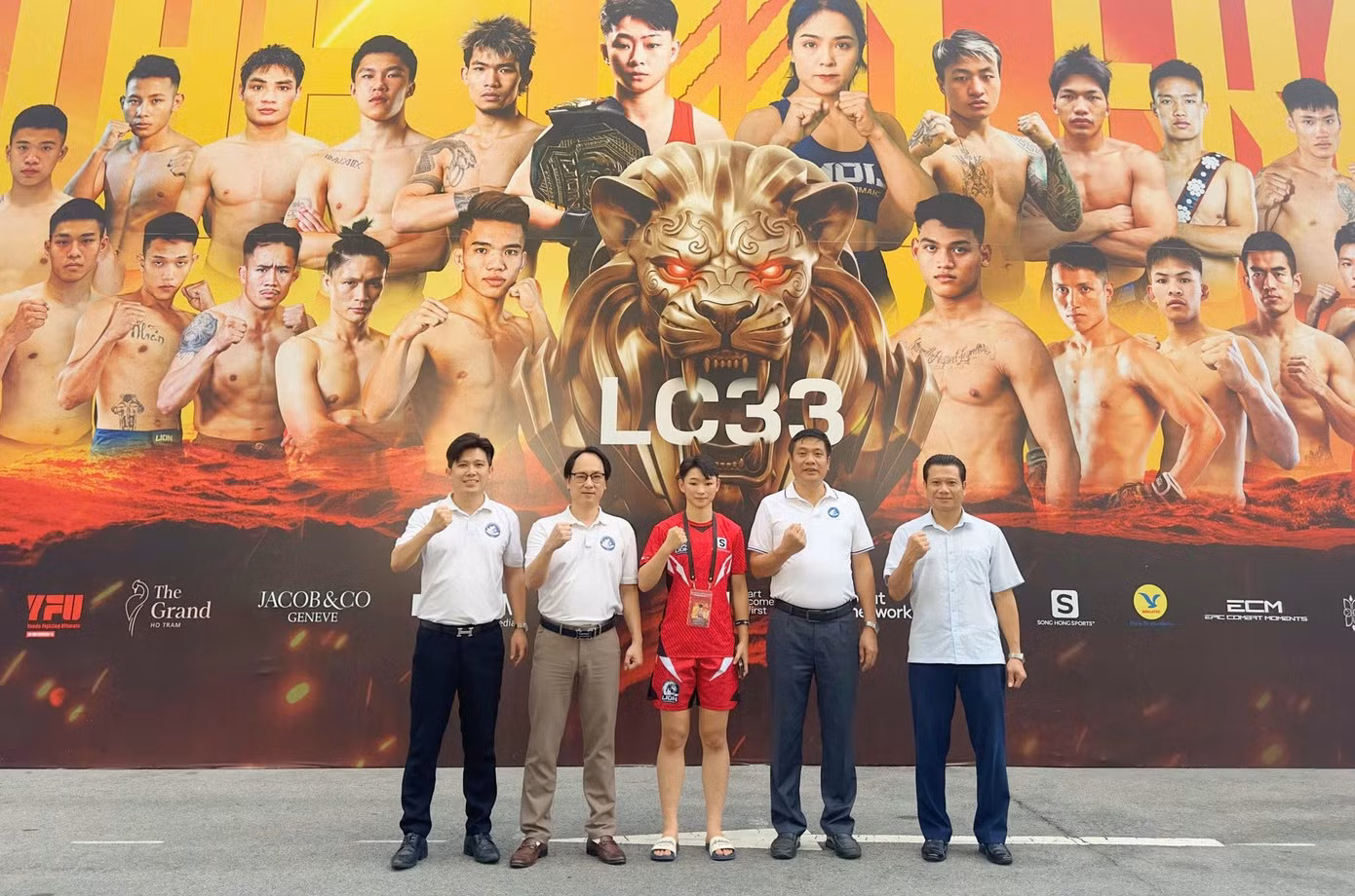 hieu-truong-co-vu-sinh-vien-bao-ve-dai-mma.jpg