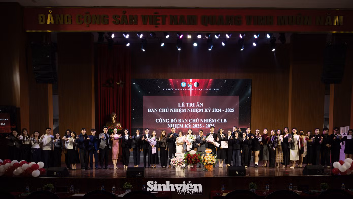 fashion-show-sinh-vien-tai-chinh-21.jpg